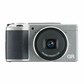 【中古】【非常に良い】RICOH デジタルカメラ GRII Silver Edition APS-CサイズCMOSセンサー ローパスフィルタレス 175870
