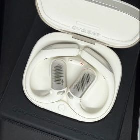 最新SHOKZ 「OpenFit Pro」ワイヤレスイヤホン ホワイト