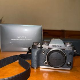 FUJIFILM X-T1 Graphite Silver Edition