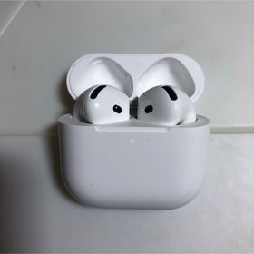 アップル(Apple)のApple Airpods 第4世代 ノイズキャンセリング付きなし(ヘッドフォン/イヤフォン) アップル(Apple)のApple Airpods 第4世代 ノイズキャンセリング付きなし(ヘッドフォン/イヤフォン)
