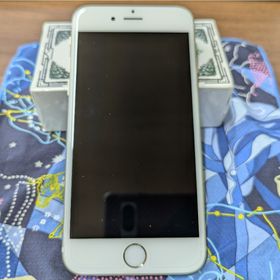 アイフォーン(iPhone)のバッテリー100％ ほぼ未使用 アップル iPhone6 16GB SIMフリー(スマートフォン本体) アイフォーン(iPhone)のバッテリー100％ ほぼ未使用 アップル iPhone6 16GB SIMフリー(スマートフォン本体)