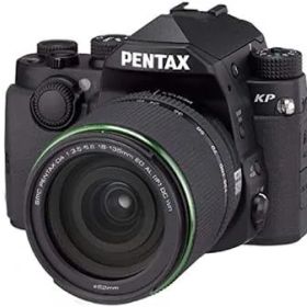 【中古】ペンタックス デジタル一眼レフカメラ「PENTAX KP」18-135WRレンズキット（ブラック） KP 18-135 BK