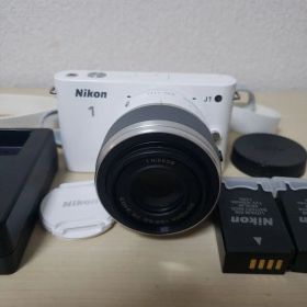 ★美品 Nikon1 J1 ミラーレス一眼カメラ 付属品充実 ホワイト