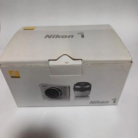 Nikon 1 J1 ホワイト ダブルズームキット 美品 シャッター262回