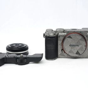 [良品カバー済]SONY α7CR シルバー ＆ 28mm レンズ +ケージ