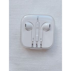アップル(Apple)の【新品未使用】Apple 純正イヤホン EarPods 3.5mmミニプラグ (ヘッドフォン/イヤフォン)