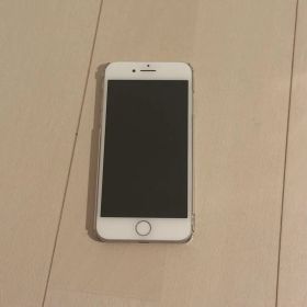 Apple iPhone 8 64GB シルバー 本体