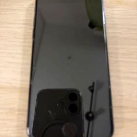 （バッテリー残量88%）iPhone8 画面ややひび割れ有