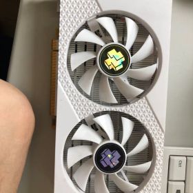 Radeon RX 580 8GB GDDR5（白いカスタムデザインモデル）