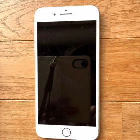 iPhone 8 Plus 64GB (箱あり、ifaceカバー付き)