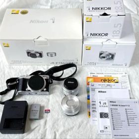 Nikon 1 J5 ミラーレス一眼 ダブルレンズキット SDカード付 シルバー