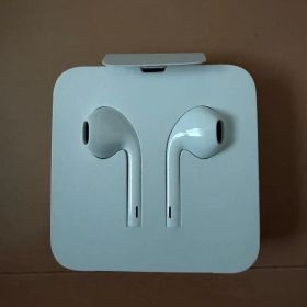 Apple EarPods with Lightning Connector