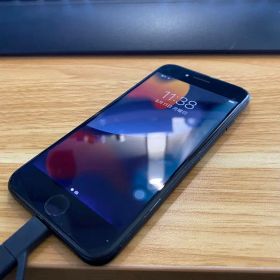 Apple iPhone 7 ブラック