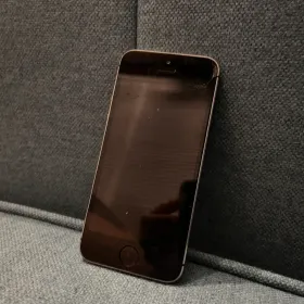 Apple iPhone SE(第1世代) 新品¥3,189 中古¥3,199 | 新品・中古の
