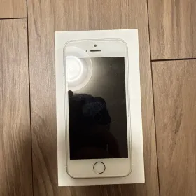 Apple iPhone SE(第1世代) 新品¥3,189 中古¥3,199 | 新品・中古の