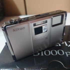 Nikon COOLPIX S1000PJ コンパクトデジタルカメラ①