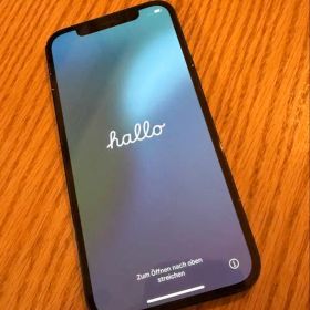 Apple iPhone 12 Pro グラファイト 背面割れ