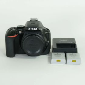[良品 | バッテリー2個付] Nikon D5600 [ボディ] | Nikon Fマウント