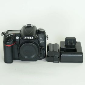[良品 | シャッター数71,340回｜バッテリー2個付] Nikon D7000 | Nikon Fマウント