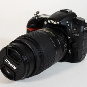 Nikon D7000 デジタル一眼レフカメラ ＆ズームレンズ 55-300mm