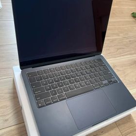 【美品】MacBook Air M2 8GB USキーボード(英語)13インチ