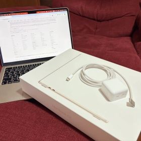 MacBook Air M2 16GB SSD:512GB 美品