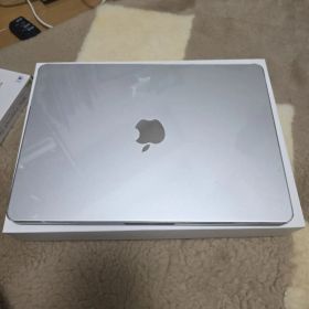MacBook Air M2 シルバー 本体