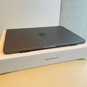 M2 MacBook Air 15インチ スペースグレー