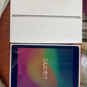 iPad 本体 ひび割れあり（第6世代2018年）