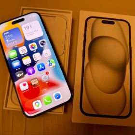 【画面にひび・外カメラ不調】iPhone 15 128GB