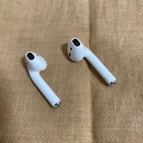 AirPods with Charging Case MMEF2J/A