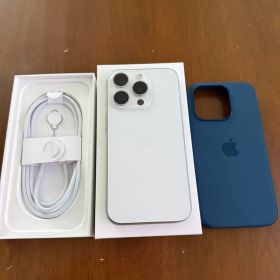 【極美品】海外版 iPhone 15 Pro 512GB SIMフリー