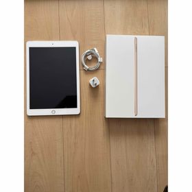 アイパッド(iPad)のアップル iPad 第5世代 Wi Fi 32GB ゴールドSIMフリー(タブレット)