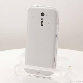 〔中古〕FUJITSU(富士通） らくらくスマートフォン 32GB ホワイト F-42A docomoロック解除SIMフリー〔269-ud〕