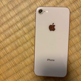 Apple iPhone8本体 ゴールド 画面割れあり