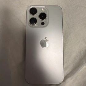 Apple iPhone 15 Pro 256GB ホワイトチタニウムシムフリー
