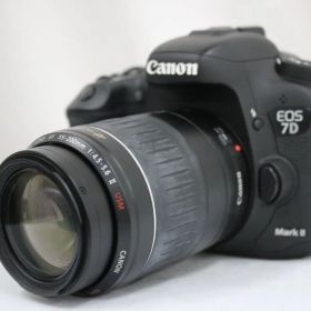 【返品保証】 キャノン Canon EOS 7D Mark II EF 55-200mm F4.5-5.6 II USM デジタル一眼 e12361