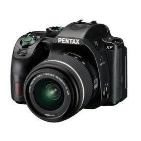 【中古】（新古品） ペンタックス PENTAX KF レンズキット【DAL18-55mm WR】 ブラック APS-Cデジタル一眼レフカメラ 視野率100%光学ファインダー2424万画素 ボディ内手ぶれ補正機構 水・埃に強い防塵防滴 全天候型・アウトドアスペック バリアングルモニター 1201