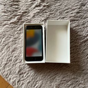 Apple iPhone 7 32GB ブラック 本体