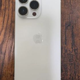 Apple iPhone 13 Pro 本体