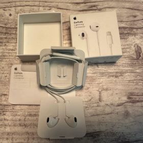 【新品未開封】Apple EarPods Lightning Connector