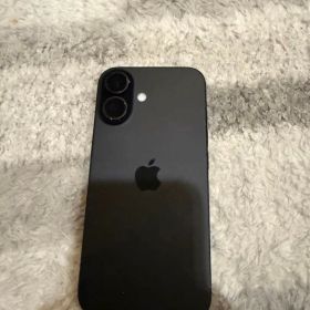 Apple iPhone 16ブラック