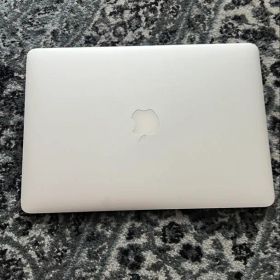 MacBook Air 13インチ Early 2015