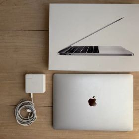 Apple MacBook Pro 13inch 2017 本体 ＋ 充電器
