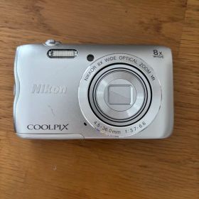 Nikon COOLPIX A300 本体 シルバー コンパクトデジタルカメラ