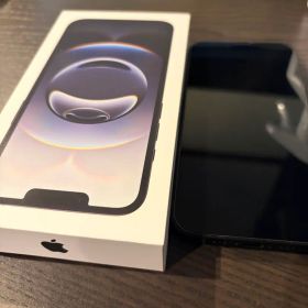 新古品 iPhone16e 128gb ブラック