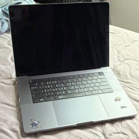 【美品】MacBook Pro 16インチ M2 Pro 1TB USキー