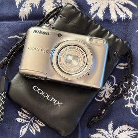 Nikon COOLPIX A10 シルバー 単三電池で動くコンデジ ケース付き