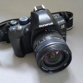 OLYMPUS E-620 デジタル一眼レフ 本体 ダブルズームキット