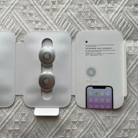 【新品未使用】Apple純正品 Airtag2個・Airtagホルダー2個セット